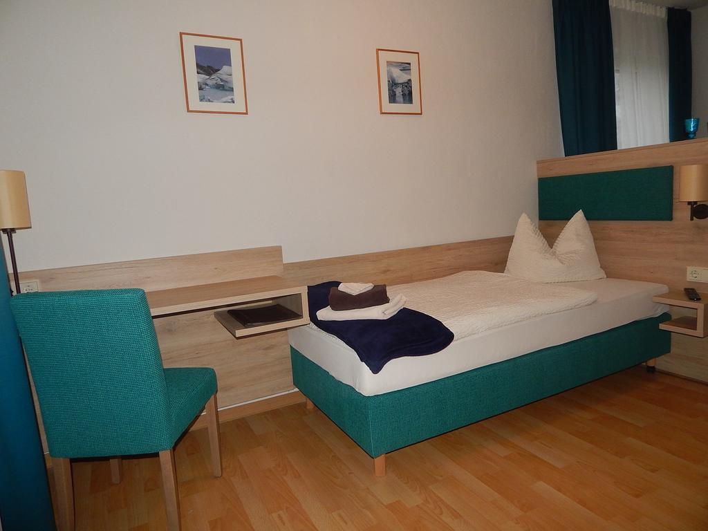 Hotel-Lindenhof Rauschenberg Bagian luar foto